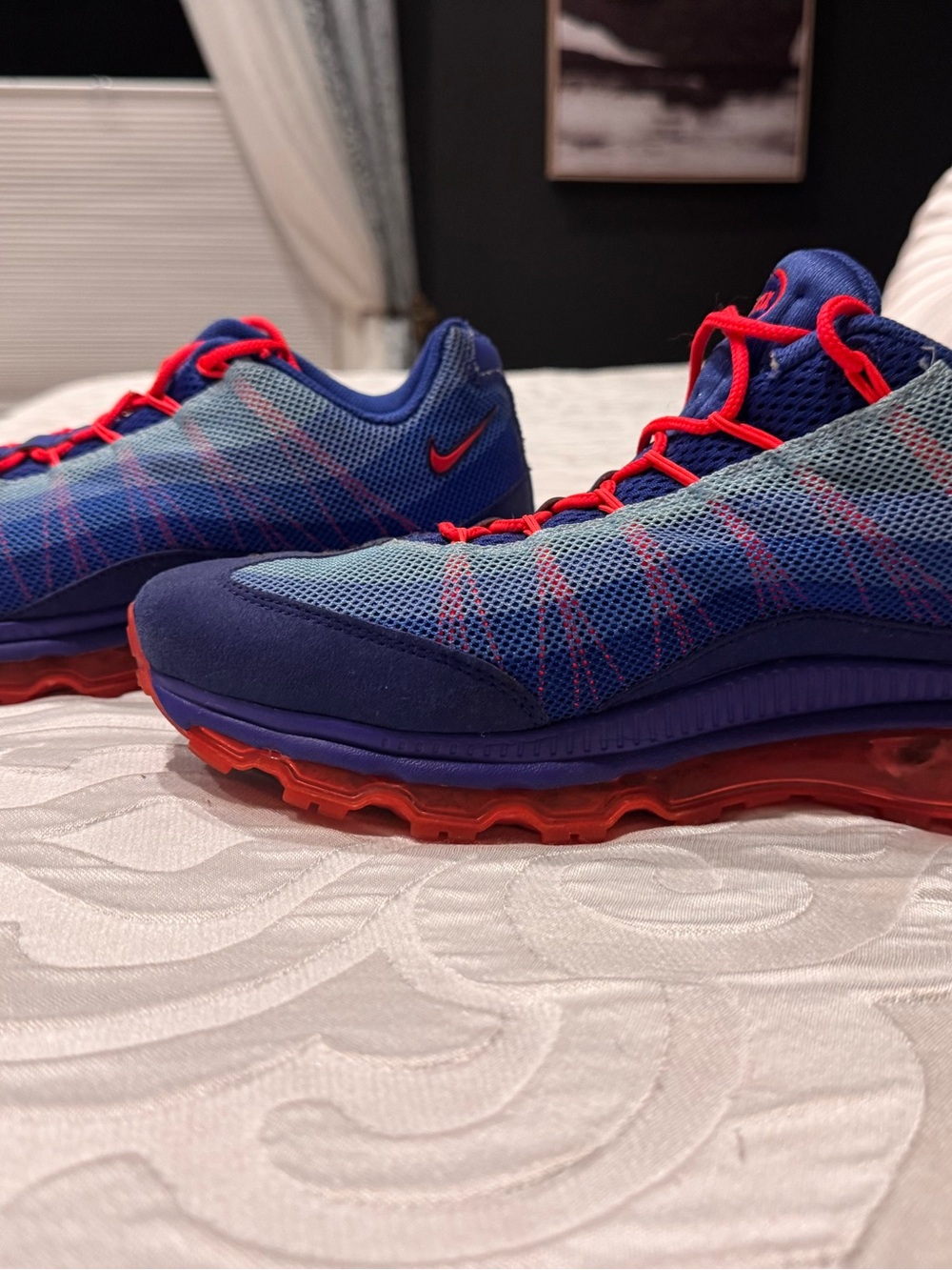 Air max mens 10.5 Blue Sneakers with Red Accents - Picture 2 of 7